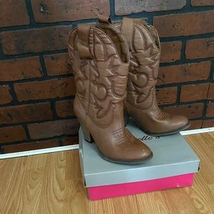 Women’s brown cowboy boots